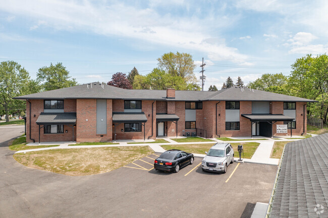 Building Photo - Redcliffe on Winton