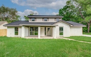 Building Photo - 550 Roanoke Dr