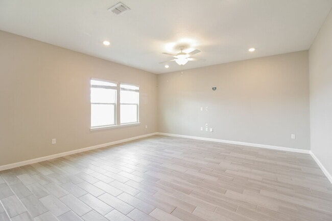 Building Photo - 9865 Lemon Grass Ln