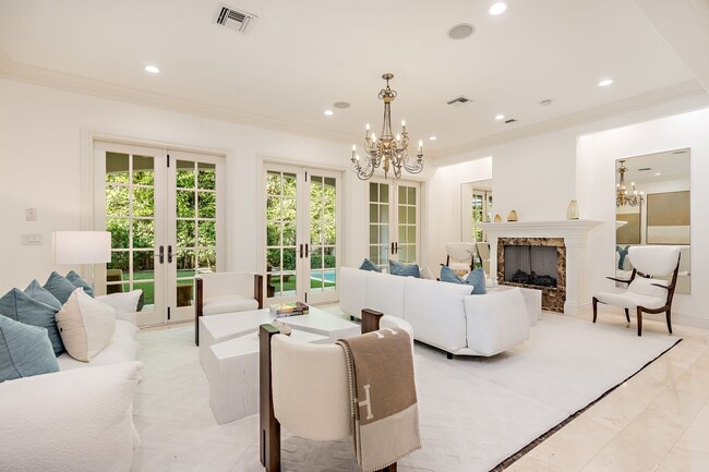 Building Photo - 233 El Pueblo Way