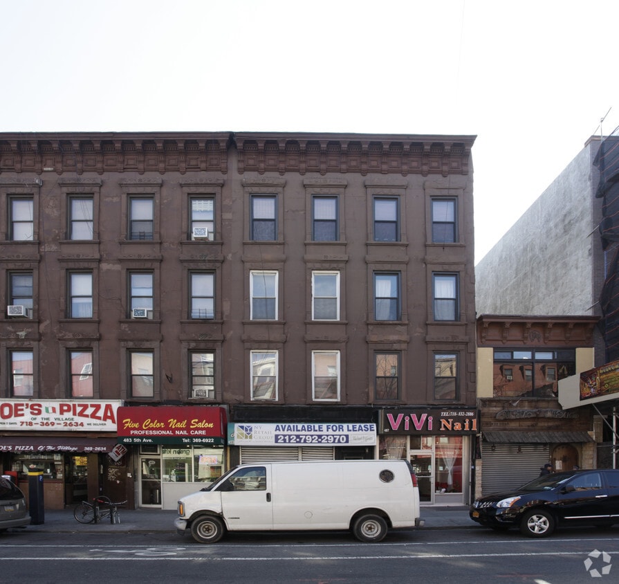 Building Photo - 487 5th Ave