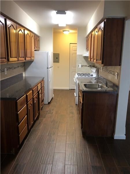 Foto del edificio - 821-841 Main St