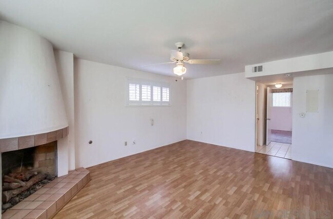 Foto del edificio - 5227 Mount Alifan Dr