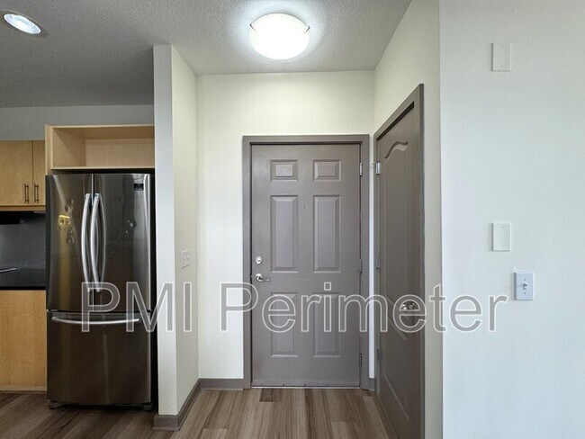 Foto del edificio - 390 17th St NW
