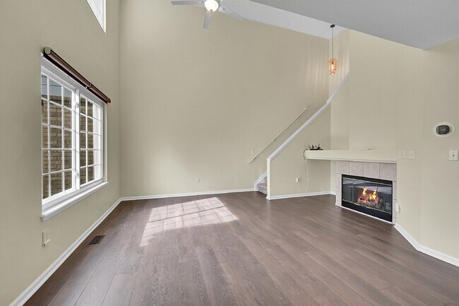 Foto del edificio - $2,670.95 - 2-bed. 2.5-bath Townhome in Westminster with In Unit Laundry!