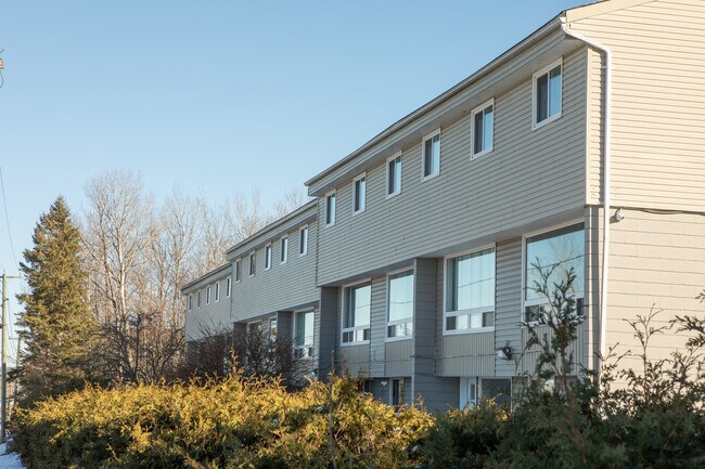 Photo du bâtiment - Riverside Residences