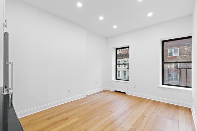 Foto del edificio - 347 E 58th St