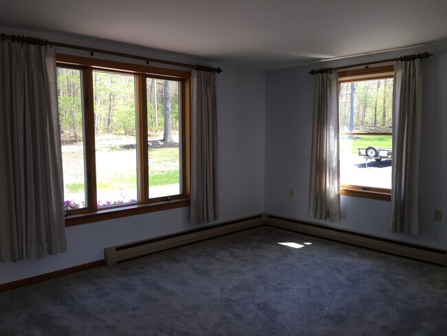 Foto del edificio - 38 Old Pond Rd