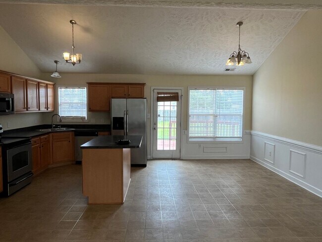 Foto del edificio - Very nice 4 bed/2 bath home in Raeford