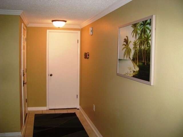 Building Photo - 8205 Edgemore Ln