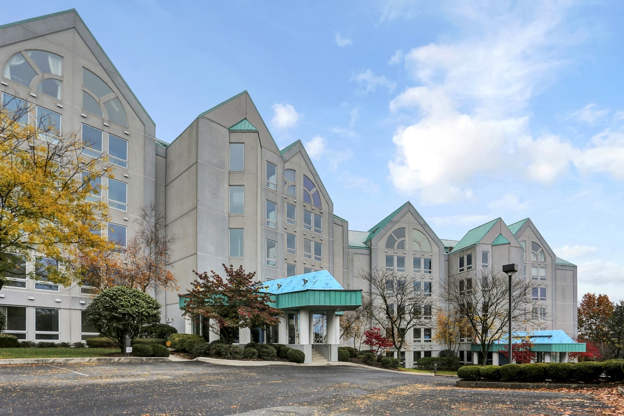 2260 Waterford, Camp Hill, PA 17011 Condo for Rent in Camp Hill, PA