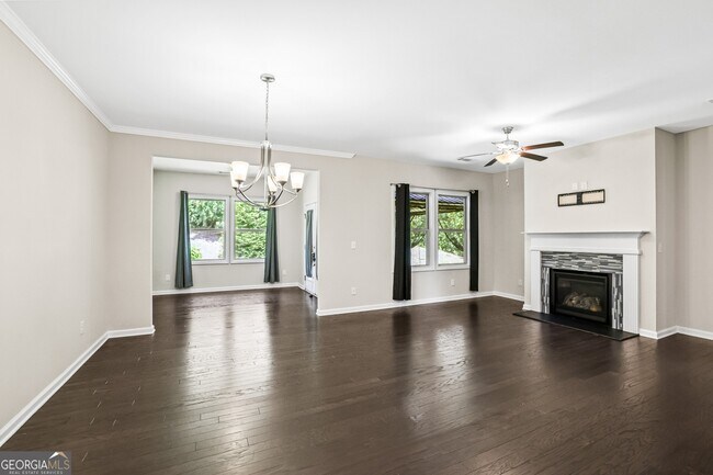 Foto del edificio - 728 Lansing Grove Way