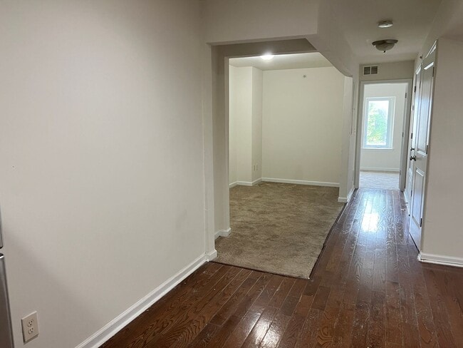 Photo - 1820 W Berks St Apartment