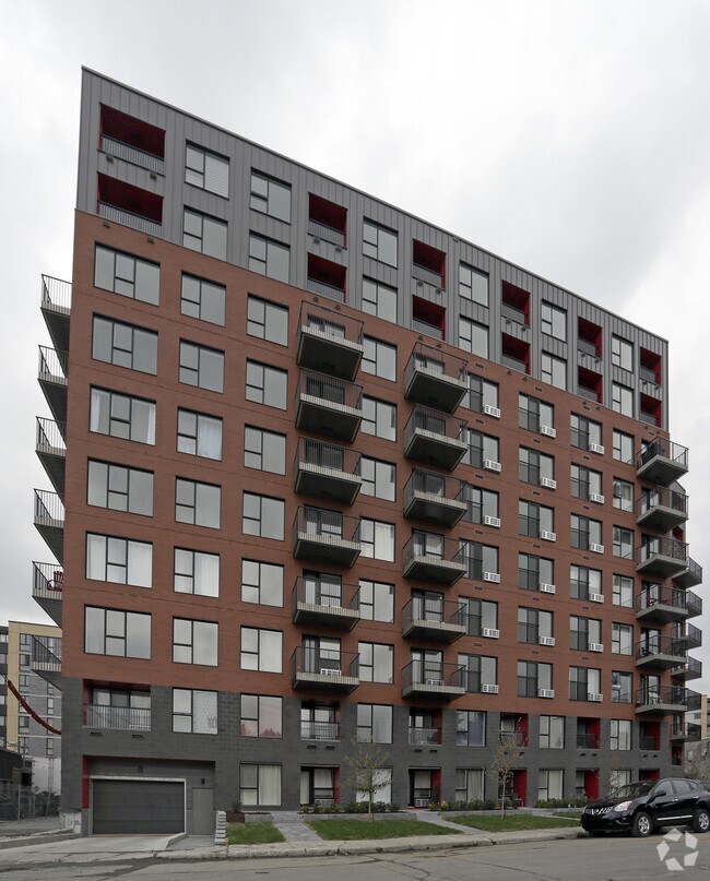 Le Namur Apartments 4974 de la Savane Montréal, QC