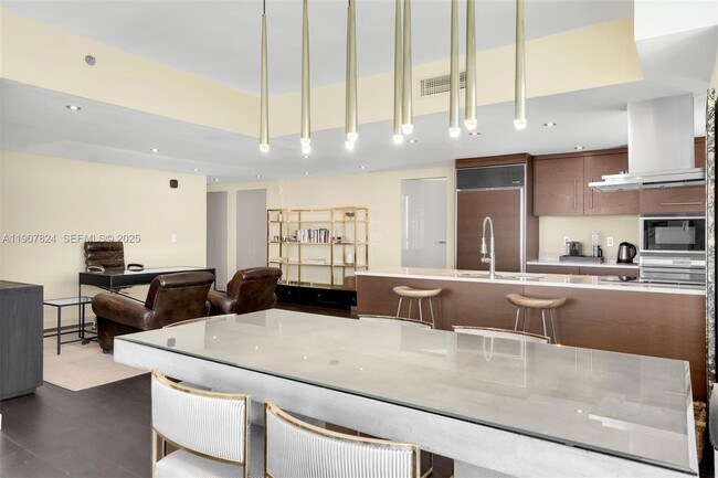 Foto del edificio - 495 Brickell Ave