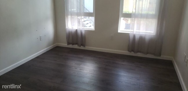 Foto del edificio - 1270 W 39th St