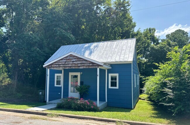 Building Photo - 145 Riverview Ave