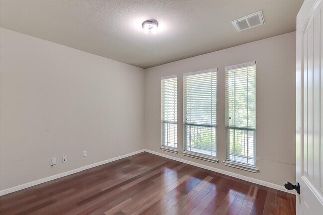 Foto del edificio - 11300 Cherisse Dr