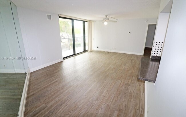 Building Photo - 1301 River Reach Dr