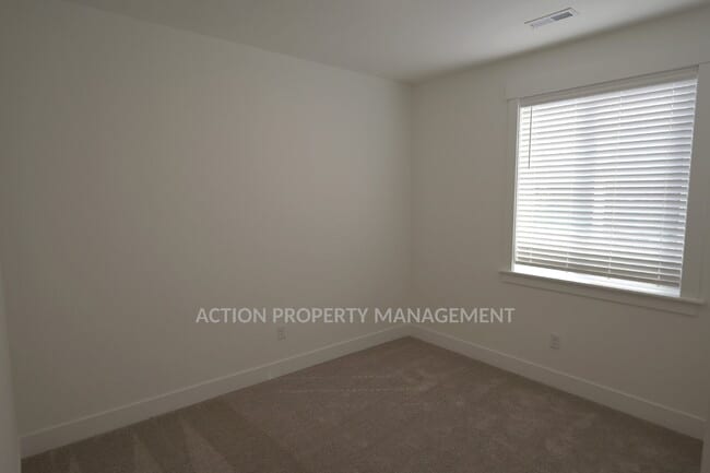 Building Photo - 624 Sunbeam Pl