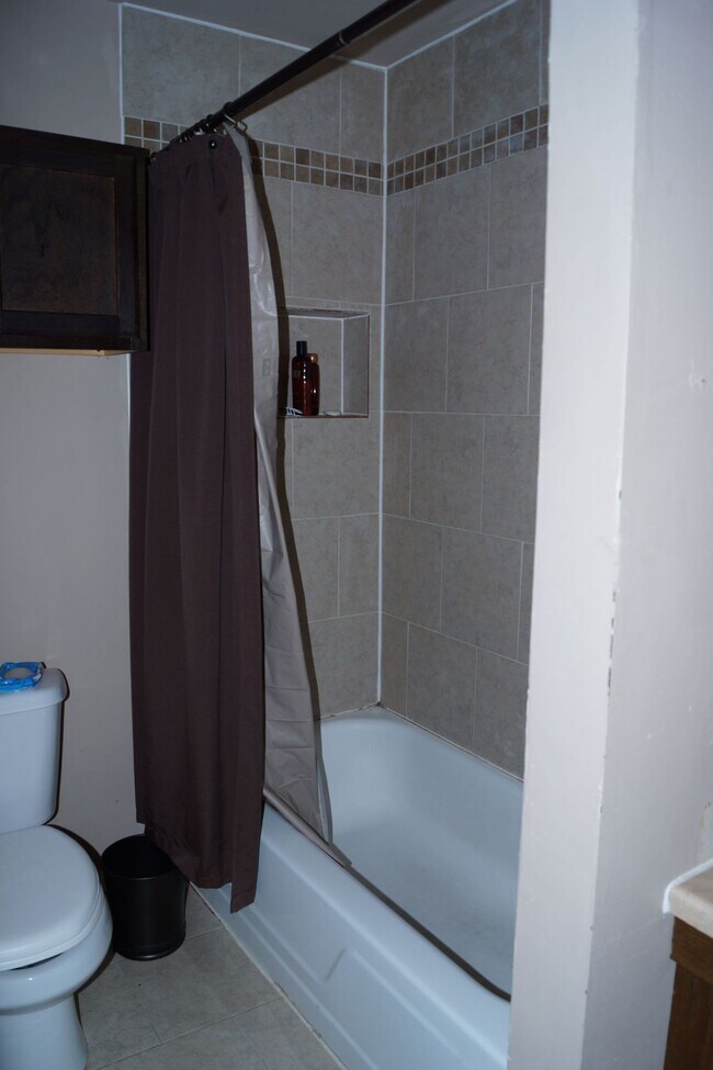 Shower 2 - 4830 E 68th St