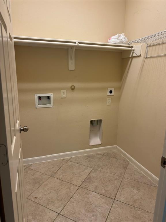 Building Photo - 5551 Linden Rose Ln