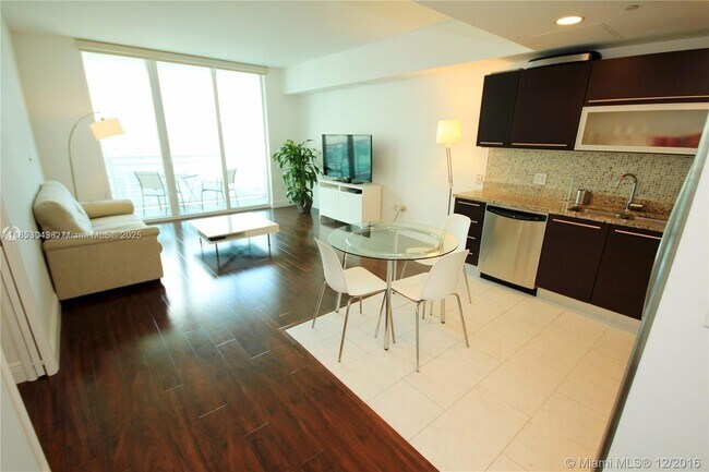 Foto del edificio - 950 Brickell Bay Dr