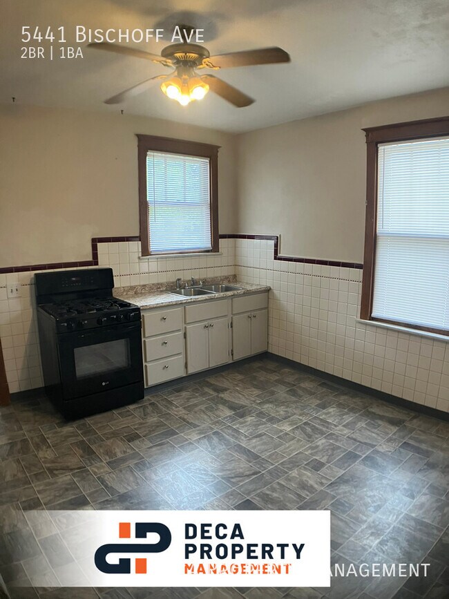Building Photo - 2 Bedroom House
