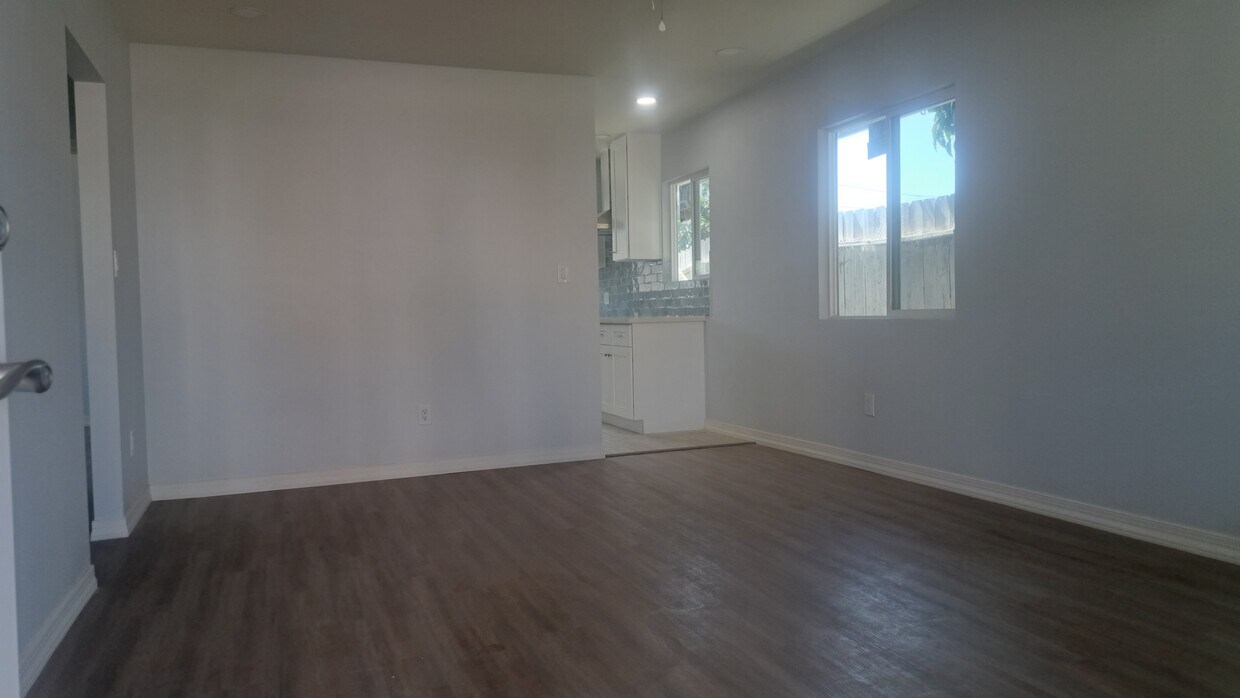 Foto del edificio - 227 N Euclid St