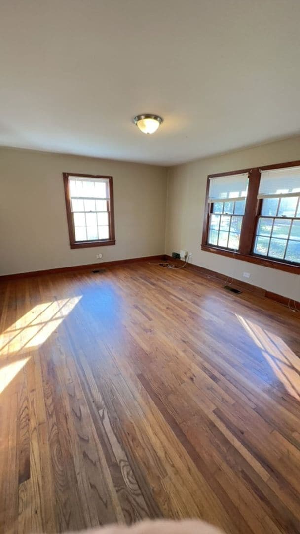 Foto del edificio - 205 Pineleaf Ln