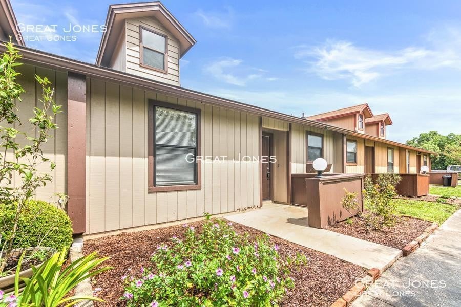 1294 Jefferson Ave, Orange Park, FL 32065