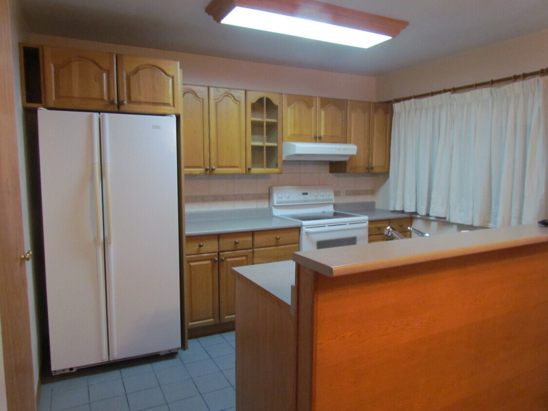 Primary Photo - 5549 Nelson Av