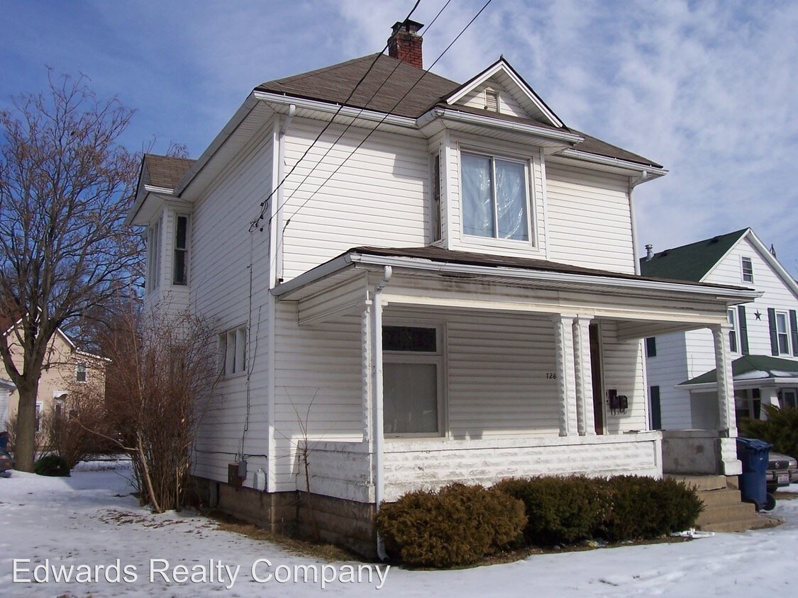 Primary Photo - 728 W Main St