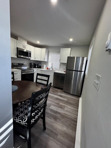 Building Photo - 8 Chamberlain Rd