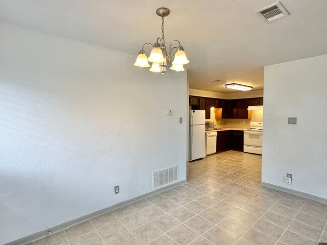 Building Photo - 4304 Elms Run Cir