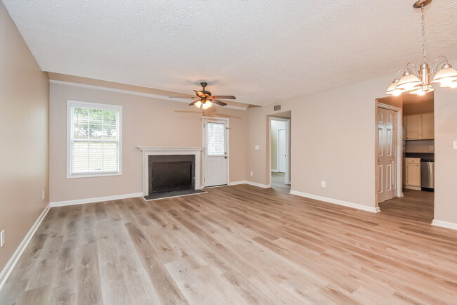 Building Photo - 563 Caloosa Cove SW