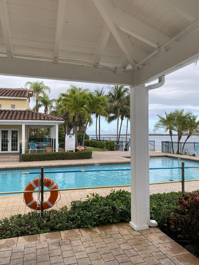 Foto del edificio - 1145 Lake Shore Dr