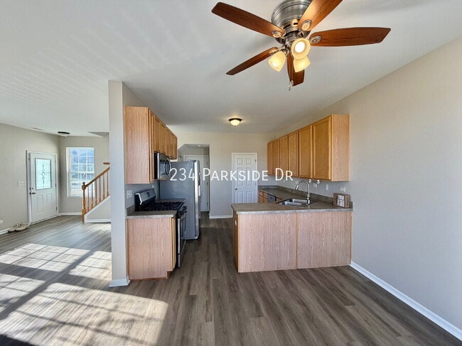 Foto del edificio - 234 Parkside Dr