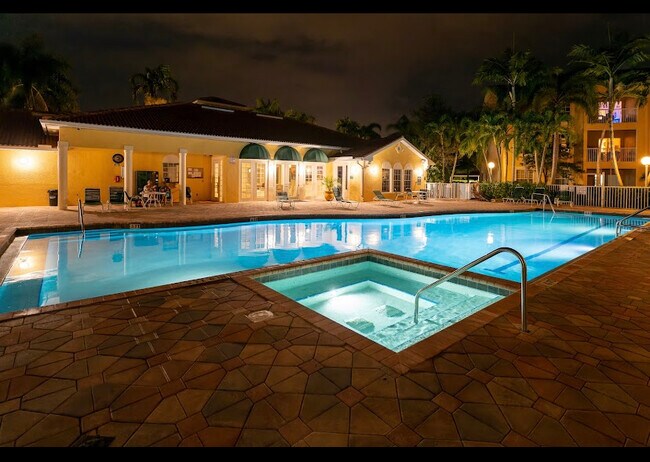 Poo l/ Clubhouse - 4670 Saint Croix Ln