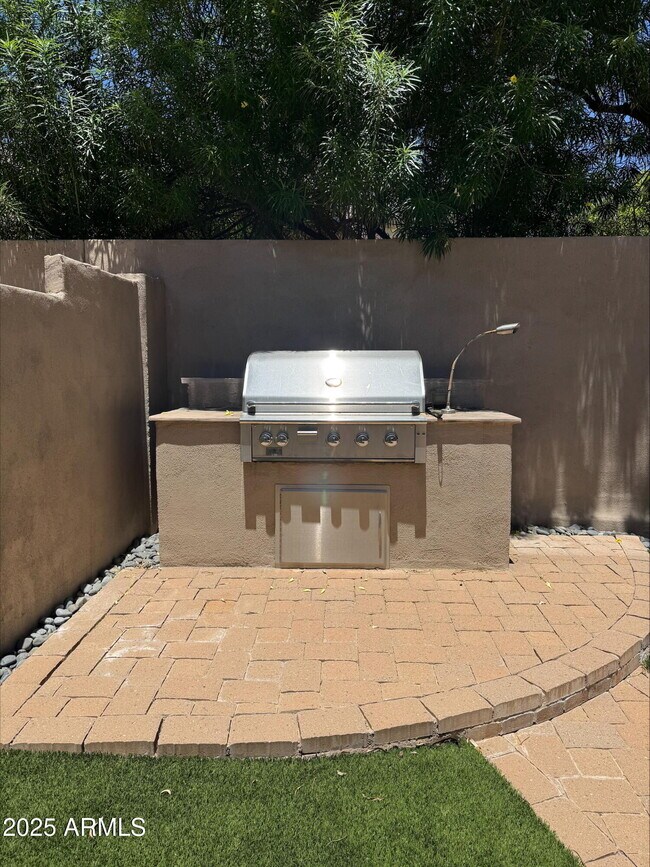 Foto del edificio - 7262 E Woodsage Ln