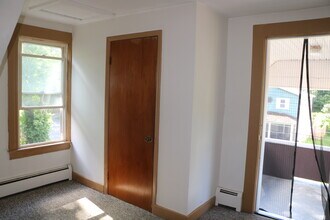 Building Photo - 122 Meredith Ave