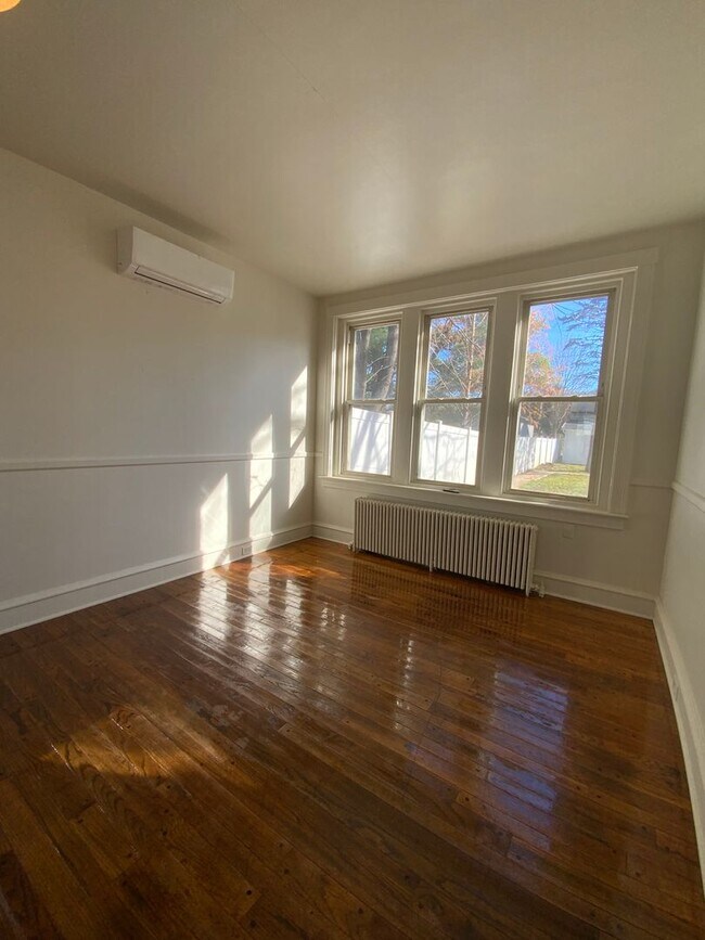 Building Photo - 135 Church Ave