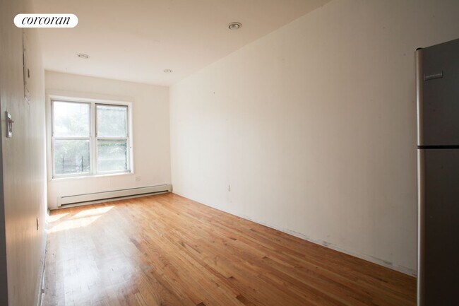 Foto del edificio - 674 Franklin Ave