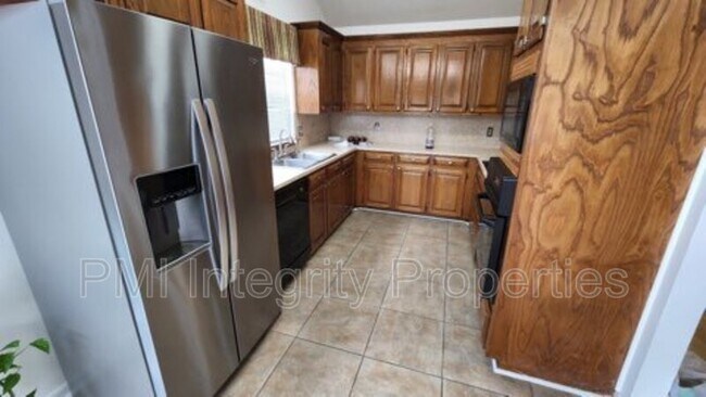 Foto del edificio - 13576 S Fairview Ave