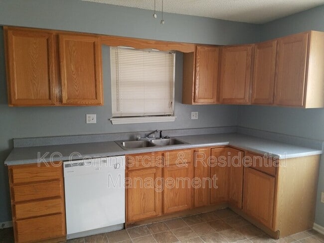 Building Photo - 210 NE 88th St