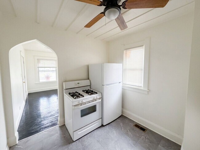 Foto del edificio - 3937 Lockwood Ave
