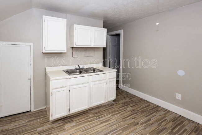 Foto del edificio - 3926 Woodbridge Ave