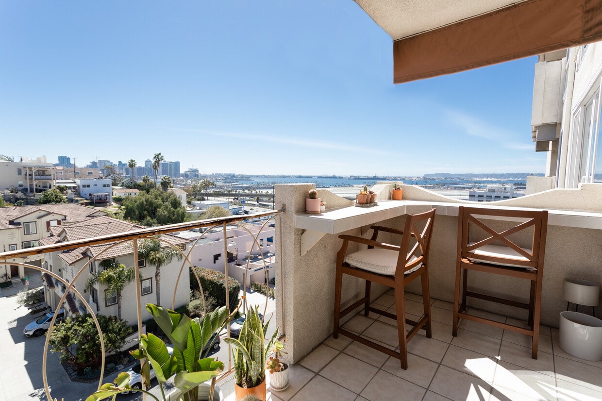 Primary Photo - 3217 Columbia St