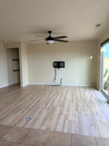 Foto del edificio - 2540 E Desert Cliff Dr