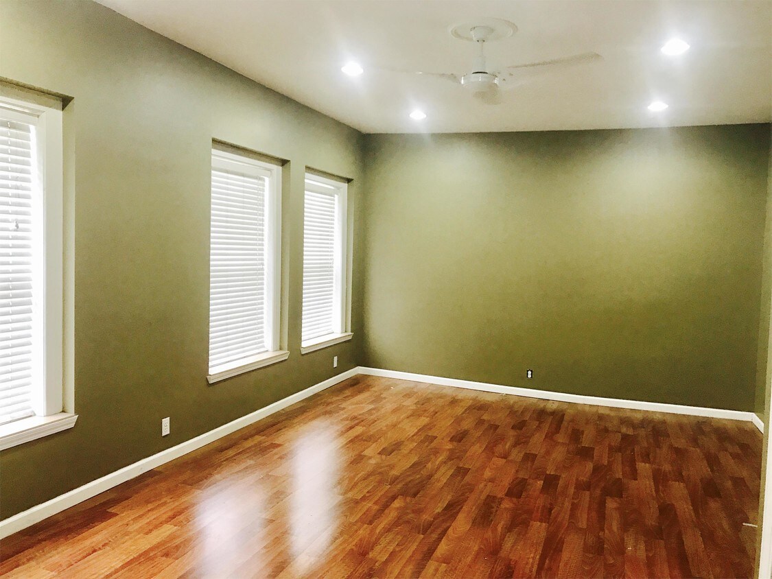 Foto principal - 5823 Transit Rd